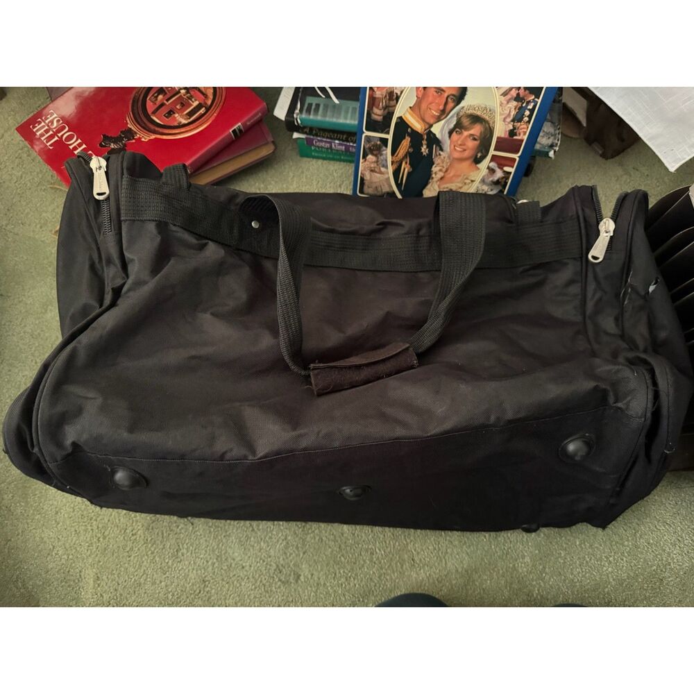 Marc Johnson Black Overnight Luggage Duffle Bag - Picture 2 of 4